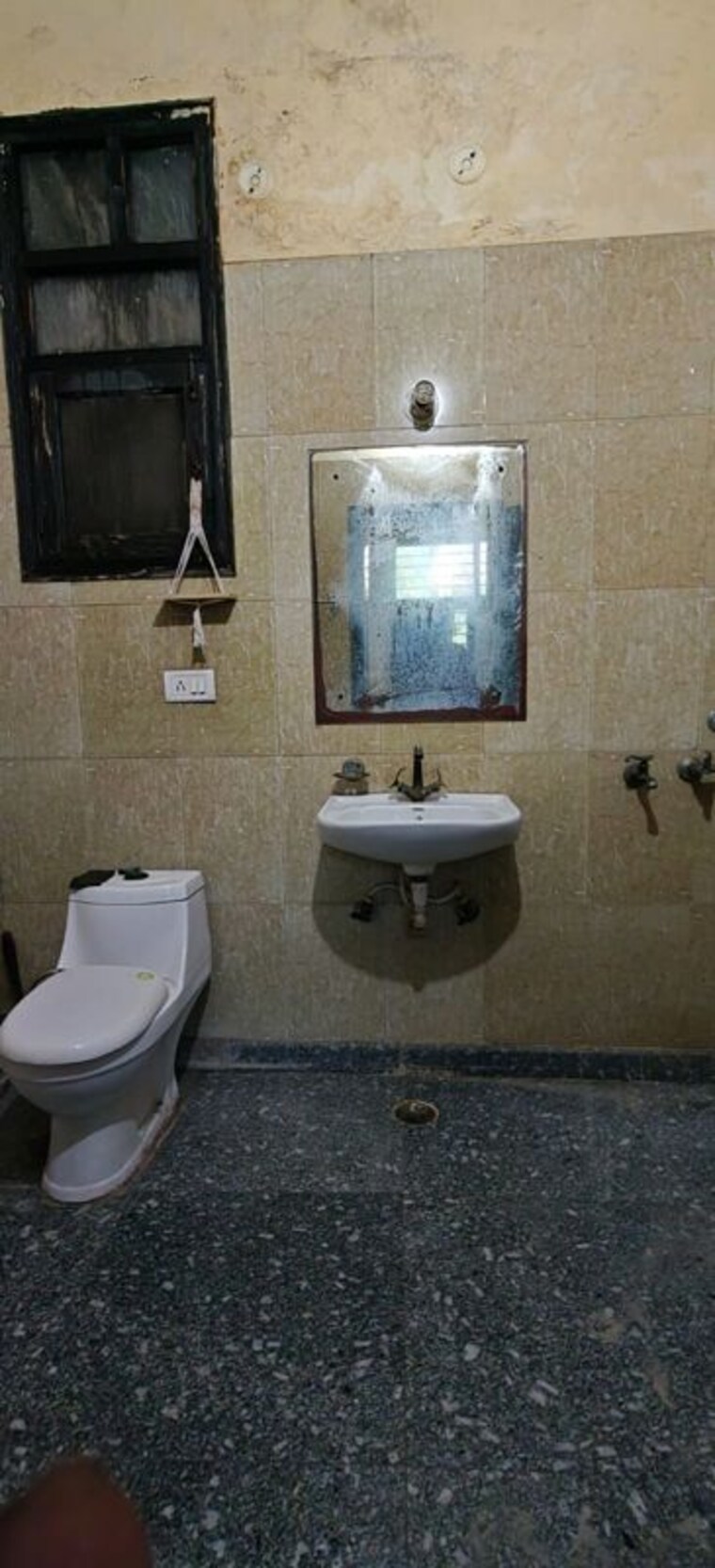 Bathroom, rwa-apartments-sector-73 2 Bedroom 1800 Sq.Ft. Builder Floor In Sector 73 Noida 10767095