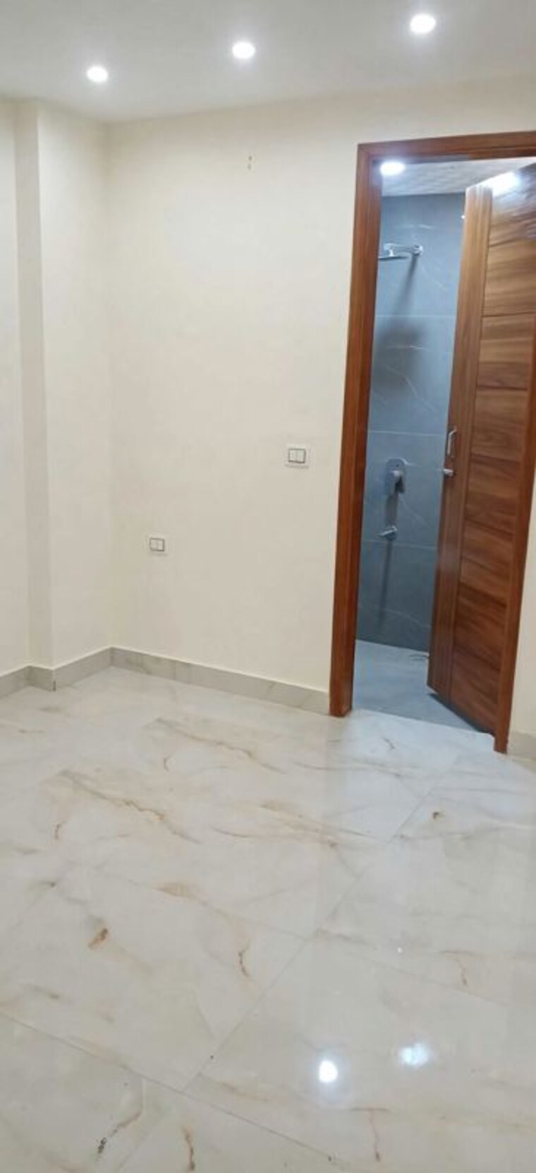 Room, rwa-apartments-sector-73 2 Bedroom 1800 Sq.Ft. Builder Floor In Sector 73 Noida 10767095
