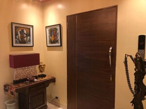 Room in 3 BHK Apartment at Oberoi Realty Sky Heights, Andheri West – for Sale
