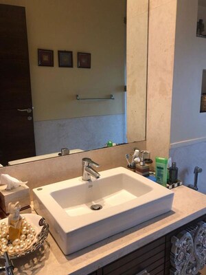  3 BHK Apartment at Oberoi Realty Sky Heights, Andheri West – for Sale