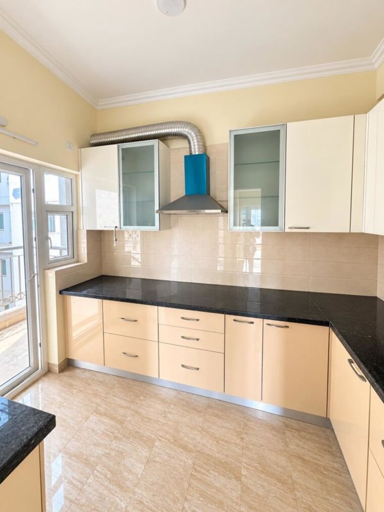 Kitchen, shree-vardhman-victoria 3 Bedroom 1950 Sq.Ft. Apartment In Sector 70 Gurgaon 10767160