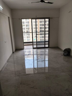 Room in 3 BHK Apartment at Majestique Towers, Kharadi – for Rent