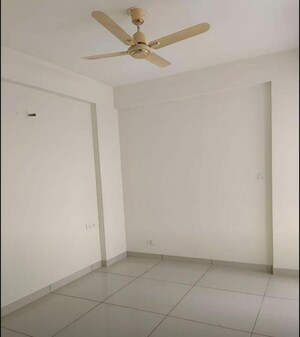 Room in 3 BHK Apartment at Allwin El Spazia, Sanauli – for Rent