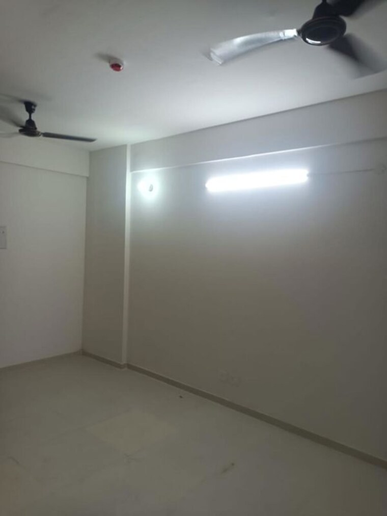 Room, signature-global-the-millennia 2 Bedroom 1050 Sq.Ft. Apartment In Sector 37d Gurgaon 10767178
