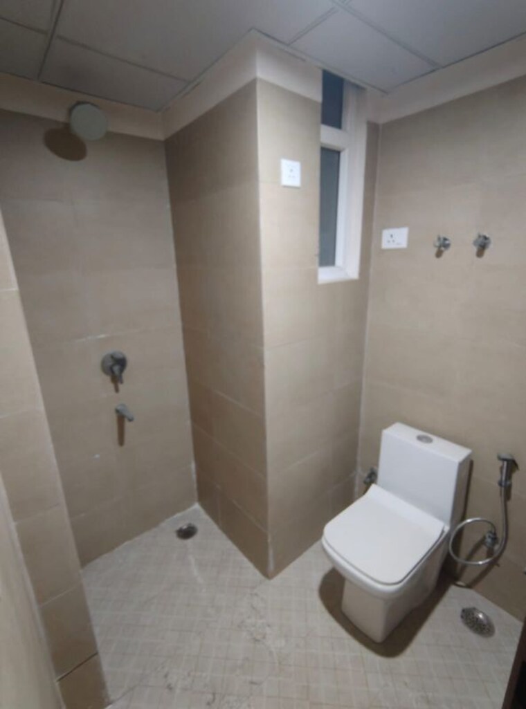 Bathroom, earthcon-beetle-orchid 1 RK 400 Sq.Ft. Apartment In Knowledge Park 3 Greater Noida Greater Noida 10767231