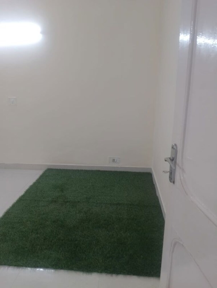 Room, palam vihar 3 Bedroom 270 Sq.Yd. Builder Floor In Palam Vihar Delhi 10767242