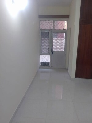 Building Lobby in 3 BHK Builder Floor at Palam Vihar – for Rent