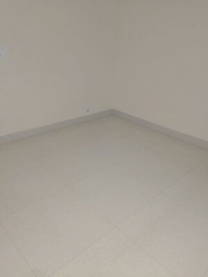 Room in 3 BHK Builder Floor at Palam Vihar – for Rent