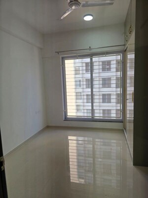 Room in 2 BHK Apartment at Goel Ganga Altus, Kharadi – for Rent