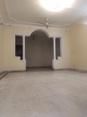 Bathroom in 3 BHK Builder Floor at Lajpat Nagar – for Rent