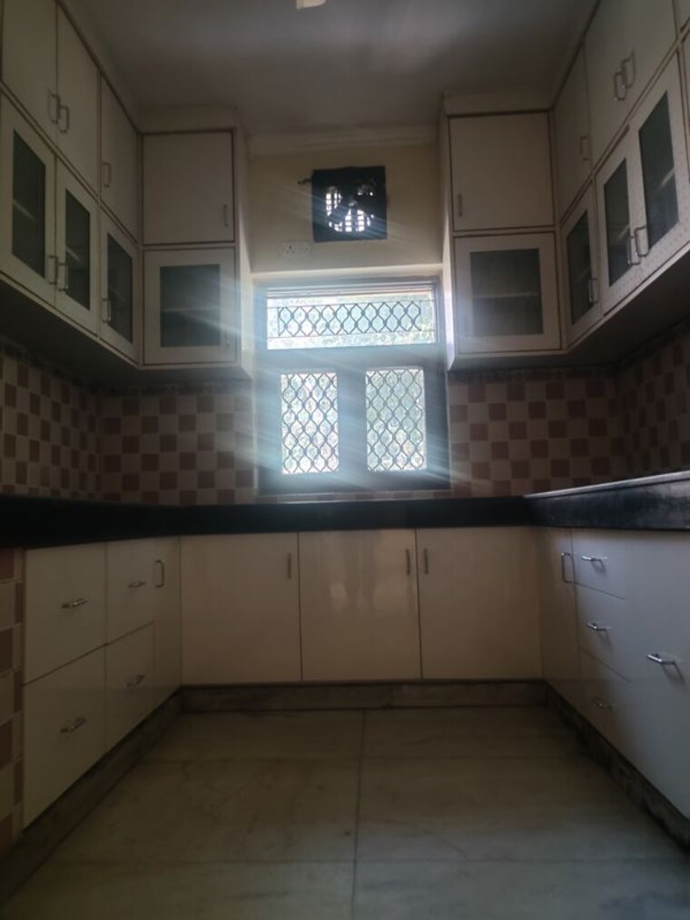 Kitchen, lajpat nagar 3 Bedroom 1800 Sq.Ft. Builder Floor In Lajpat Nagar Delhi 10767260