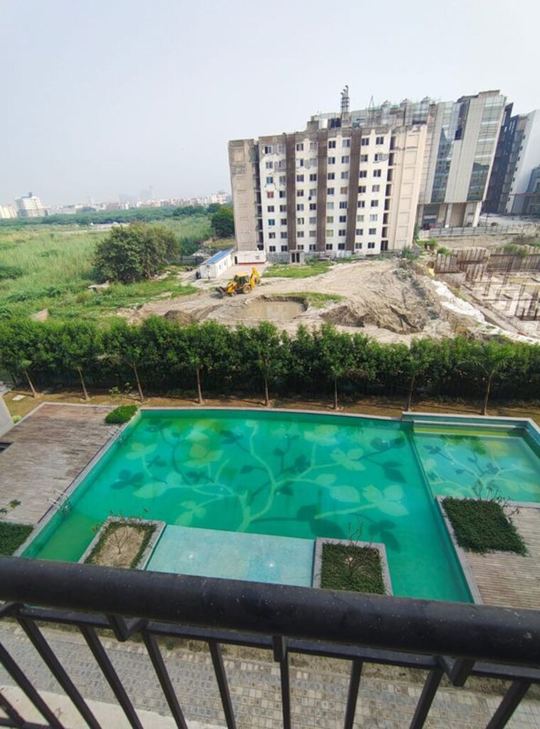 Swimming Pool, paramount-golfforeste 1 RK 495 Sq.Ft. Apartment In Zeta I Greater Noida Greater Noida 10767257