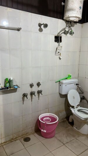 Bathroom in 1 RK Builder Floor at RWA Apartments Sector 50, Sector 50 – for Rent