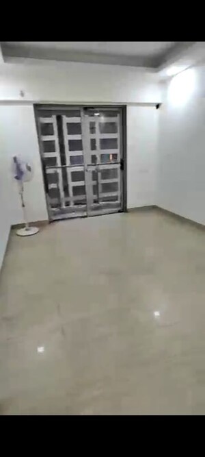 Room in 2 BHK Apartment at HDIL Metropolis Residences, Andheri West – for Rent