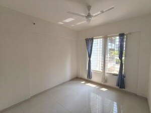 Room in 2 BHK Apartment at Darode Q Homes, Kharadi – for Rent
