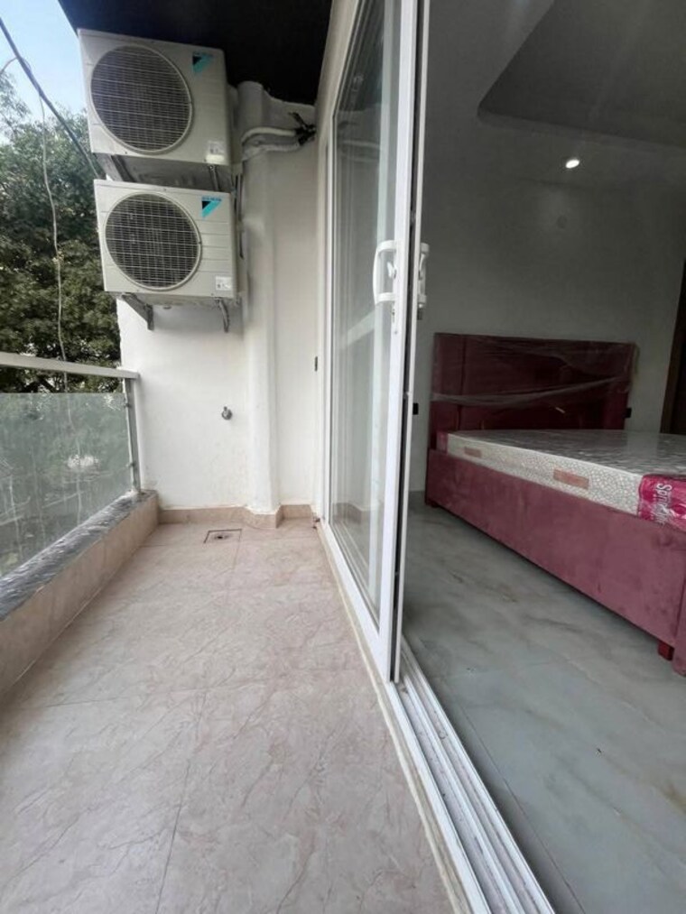 Bathroom, freedom fighters enclave 2 Bedroom 1000 Sq.Ft. Apartment In Freedom Fighters Enclave Delhi 10767291