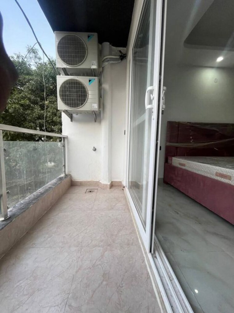 Balcony, freedom fighters enclave 2 Bedroom 1000 Sq.Ft. Apartment In Freedom Fighters Enclave Delhi 10767291