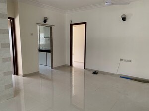 2 BHK Apartment For Rent in Orchid Glade, Santacruz West