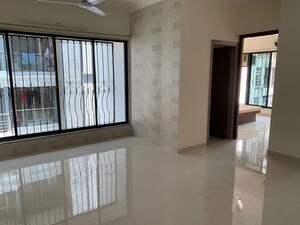 Room in 2 BHK Apartment at Orchid Glade, Santacruz West – for Rent