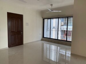 Room in 2 BHK Apartment at Orchid Glade, Santacruz West – for Rent