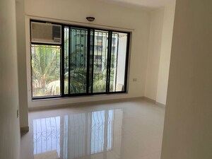 Room in 2 BHK Apartment at Orchid Glade, Santacruz West – for Rent