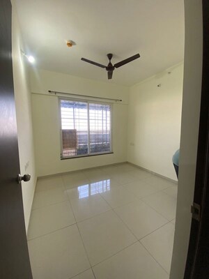 Room in 3 BHK Apartment at Kolte Patil Life Republic, Hinjewadi – for Rent