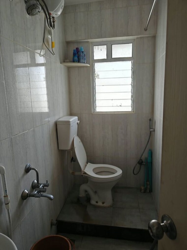 Bathroom, gera-shrishti 1 RK 350 Sq.Ft. Apartment In Wagholi Pune 10767295