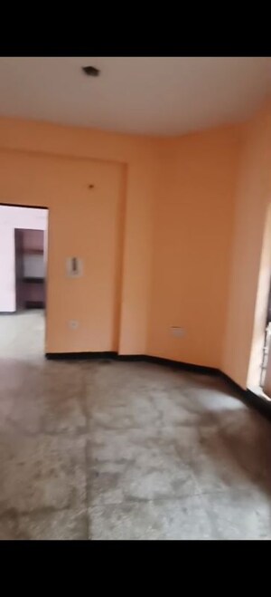 Room in 2 BHK Apartment at Green View Apartment, Vasundhara Sector 17 – for Sale
