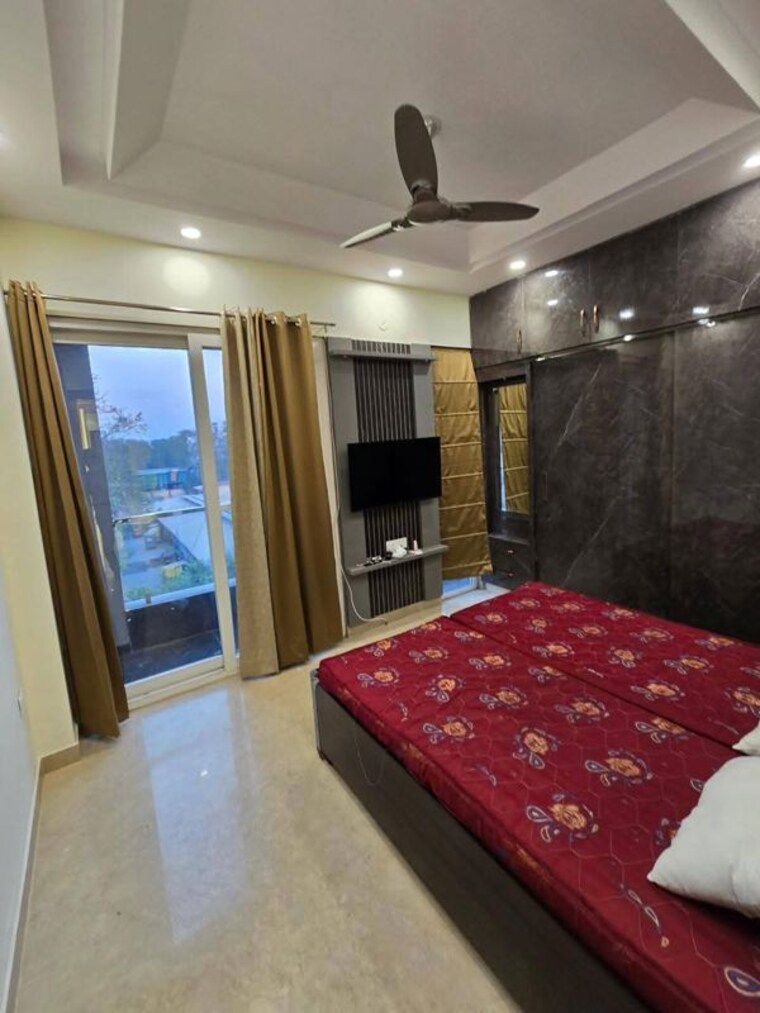 Bedroom, freedom fighters enclave 2 Bedroom 1000 Sq.Ft. Apartment In Freedom Fighters Enclave Delhi 10767321