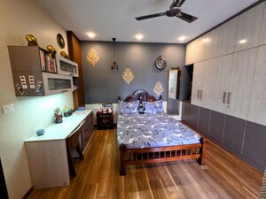 Room in 3 BHK Apartment at Prestige Misty Waters, Hebbal – for Rent