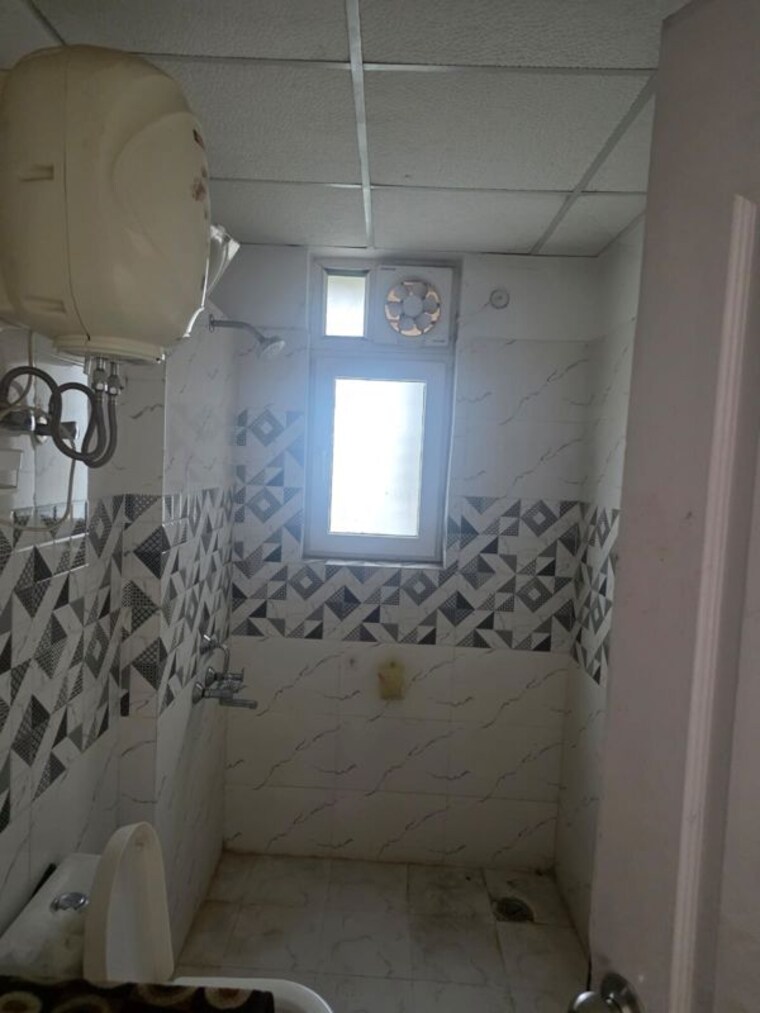 Bathroom, sushant golf city 3 Bedroom 1575 Sq.Ft. Apartment In Sushant Golf City Lucknow 10767355
