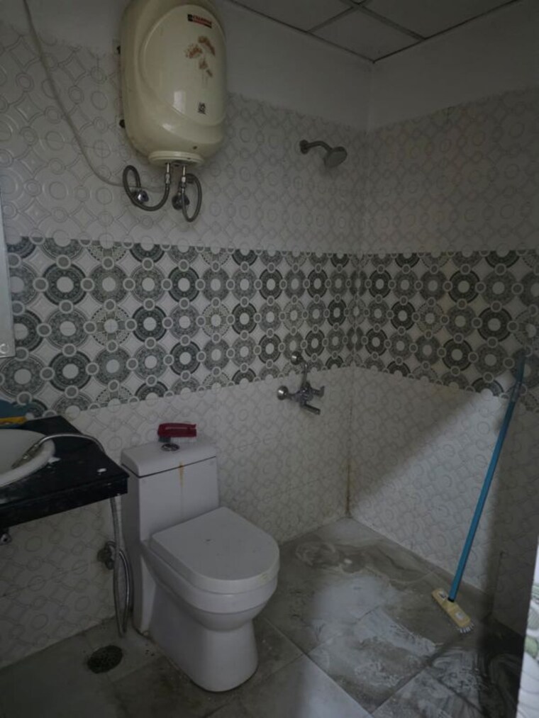 Bathroom, sushant golf city 3 Bedroom 1575 Sq.Ft. Apartment In Sushant Golf City Lucknow 10767355