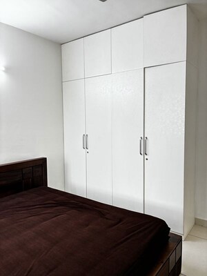 Room in 3 BHK Apartment at Prestige Lakeside Habitat Apartments, Gunjur – for Sale