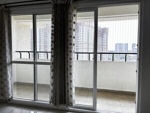 Room in 3 BHK Apartment at Prestige Lakeside Habitat Apartments, Gunjur – for Sale