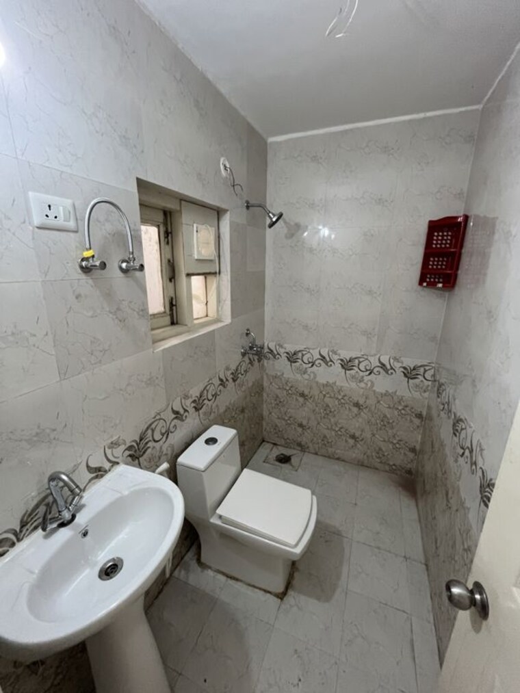 Bathroom, tdi-the-grand-retreat 3 Bedroom 1154 Sq.Ft. Apartment In Sector 88 Faridabad 10351743
