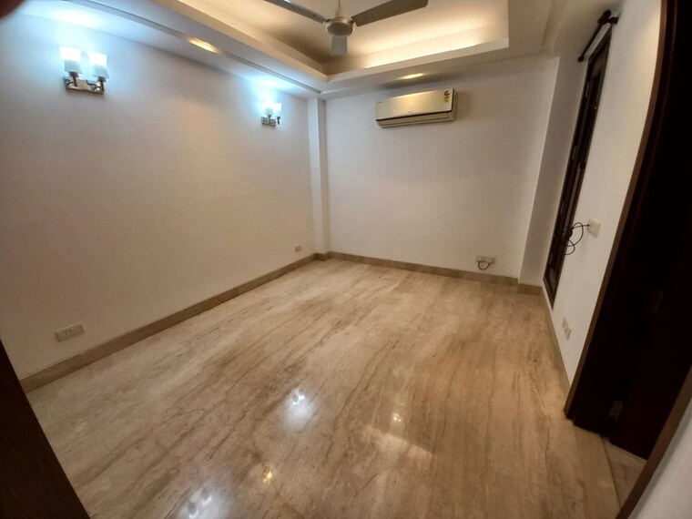 Room, safdarjung enclave 3 Bedroom 2500 Sq.Ft. Apartment In Safdarjung Enclave Delhi 10767372