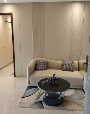 Team Area in 4 BHK Builder Floor at Saket – for Rent