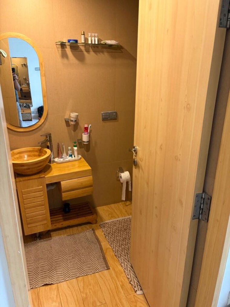 Bathroom, suyog-platinum-tower 4 Bedroom 3500 Sq.Ft. Apartment In Sangamvadi Pune 10767394