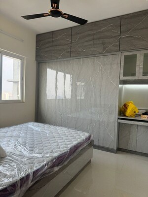 2 BHK Apartment For Rent in Omkar Signet, Malad East