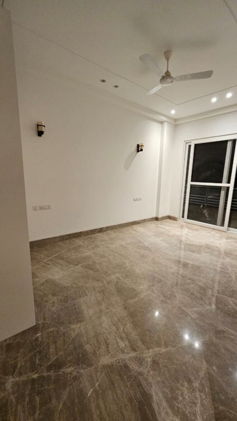Room, green park extension 4 Bedroom 3600 Sq.Ft. Apartment In Green Park Extension Delhi 10767404