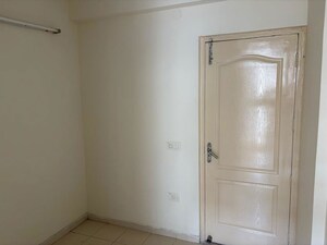 Room in 3 BHK Apartment at Bestech Park View Residency, Sector 3 – for Rent