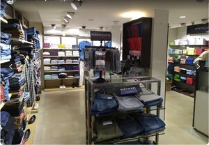  Shop – Exterior View View at Vasco Da Gama - for Rent