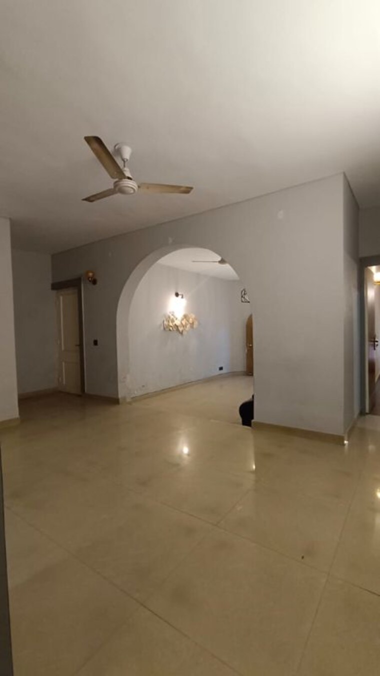 Room, palam vihar 3 Bedroom 204 Sq.Yd. Builder Floor In Palam Vihar Delhi 10767410