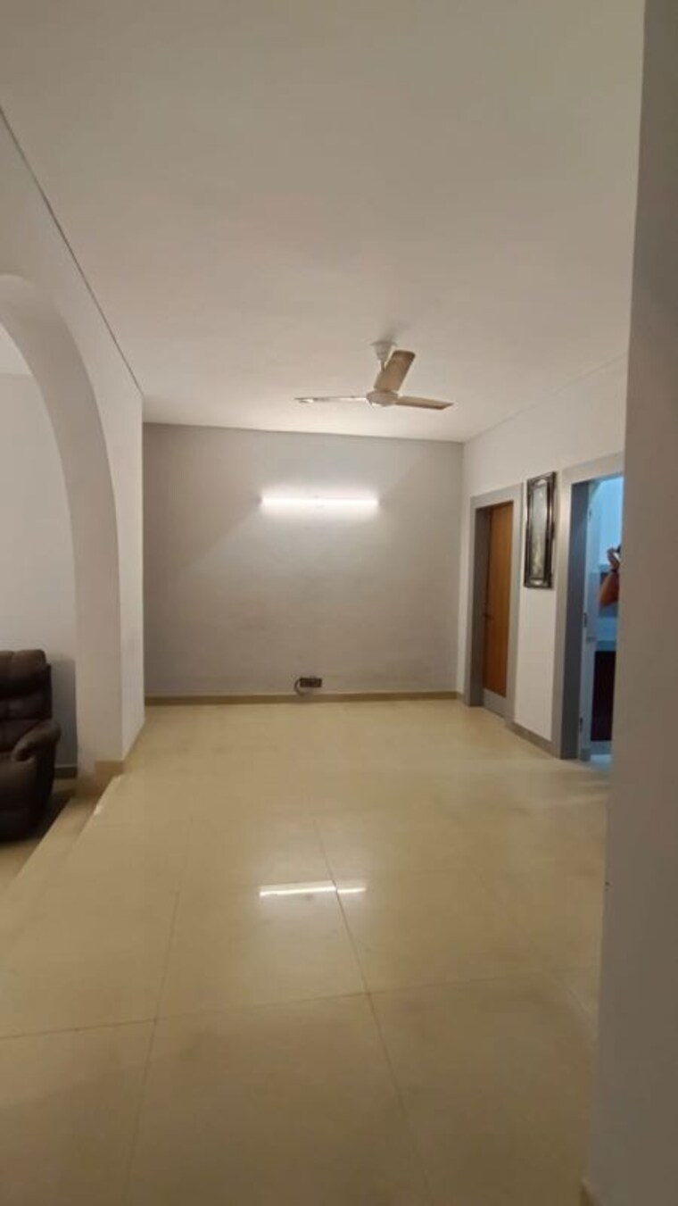 Room, palam vihar 3 Bedroom 204 Sq.Yd. Builder Floor In Palam Vihar Delhi 10767410