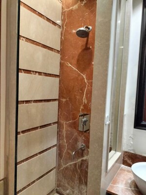 Furnished Amenities in 4 BHK Apartment at Hauz Khas Enclave – for Rent