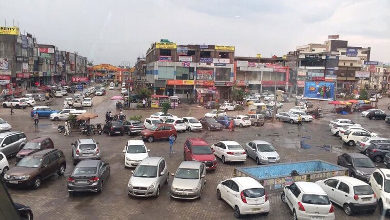 Exterior View, vip road Commercial Showroom 900 Sq.Ft. In Vip Road Zirakpur 10767462