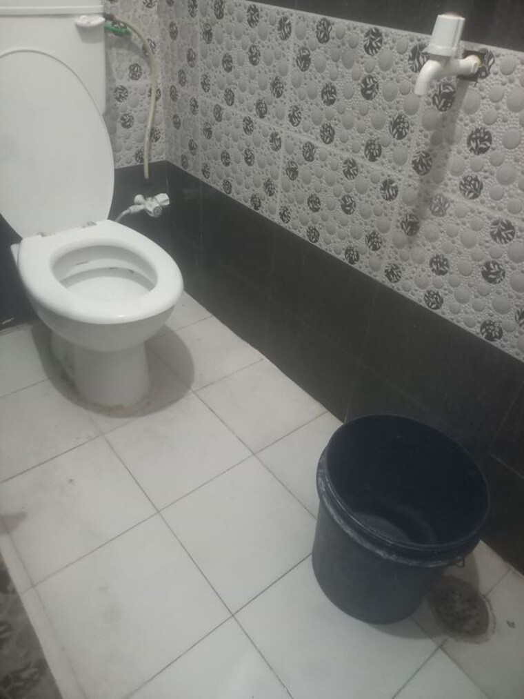 Bathroom, sector 22 3 Bedroom 1250 Sq.Ft. Independent House In Sector 22 Noida 10767470