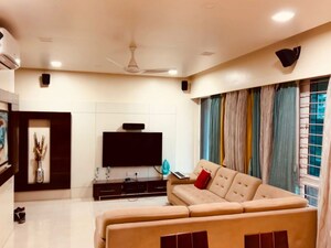Bedroom in 3.5 BHK Apartment at Amanora Aspire Towerss, Hadapsar – for Rent