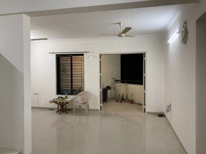Room in 3 BHK Apartment at Sai Datt Residency, Baner – for Rent