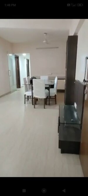Team Area in 3 BHK Apartment at Andheri CHS, Andheri West – for Rent